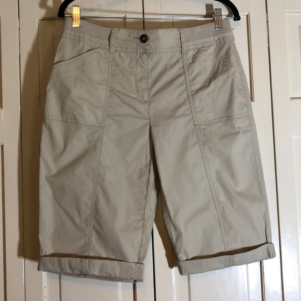 NWT Chico’s The Ultimate Fit Cool Cotton Bermuda short 13” Flatters Putty SZ 0/4